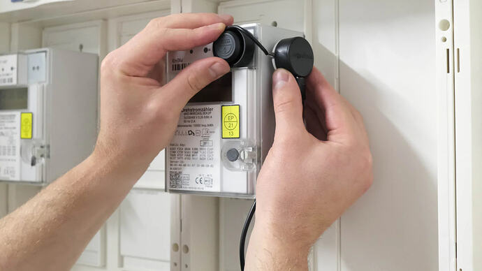 stromleser.one am Stromzähler